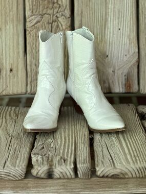 Coconuts by Matisse White Croc-Embossed Western Ankle Boots